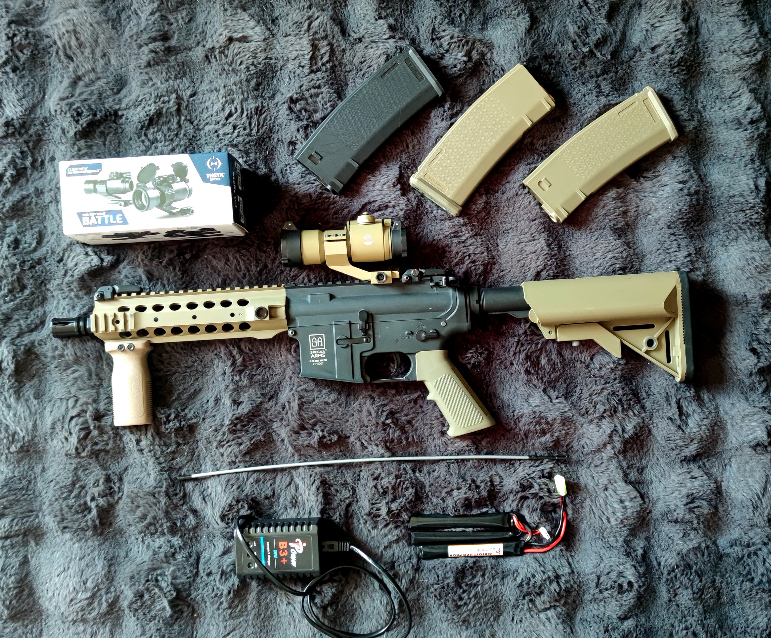 Specna Arms SA-F01 Flex - M4 + 3 tár + Red Dot irányzék + akkumulátor töltő