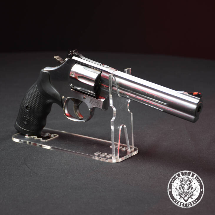 SMITH & WESSON MODEL 686 PLUS 6″ .357 MAGNUM REVOLVER (7 lövetű)