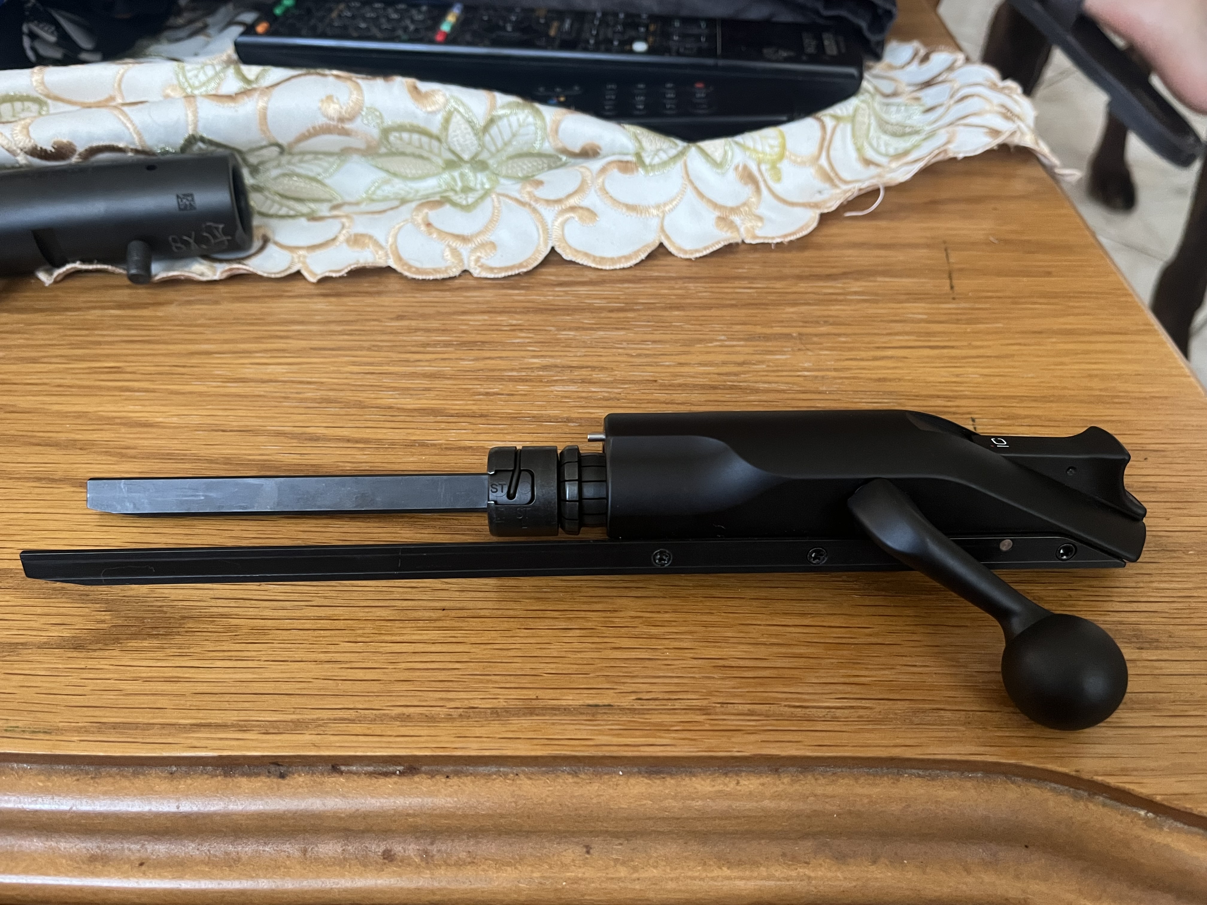 Blaser R8 vàltócső 8x57 + balkezes zàrdugattyú + zárfej